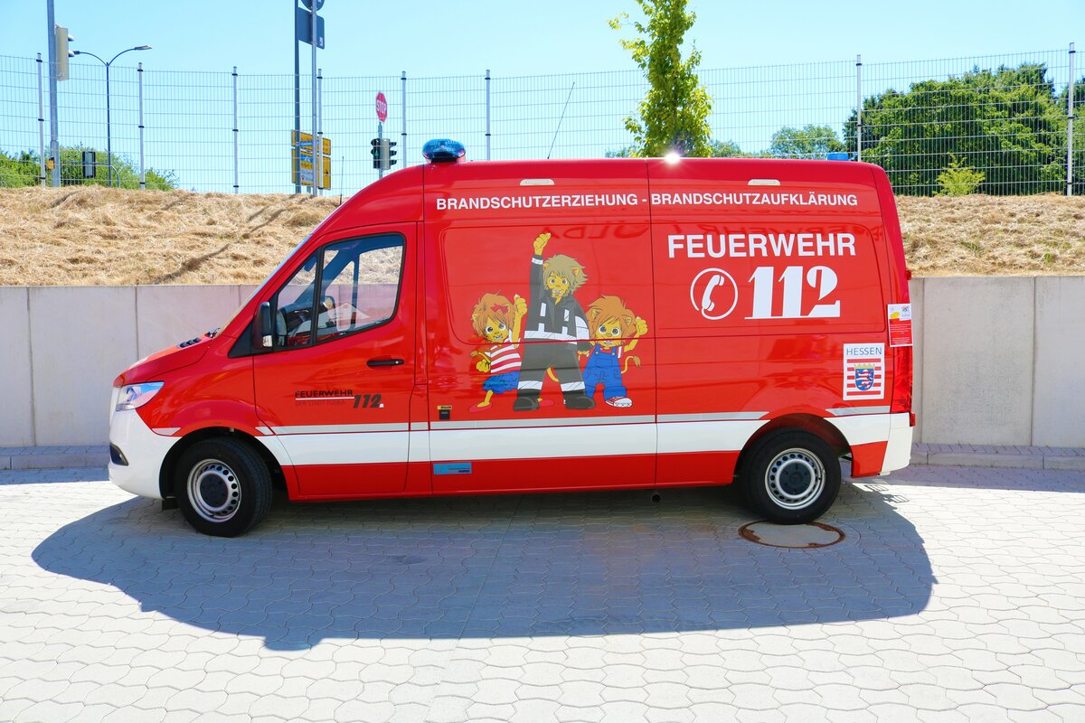 Feuerwehr Fulda Mercedes Benz Sprinter GW Brandschutzerziehung am 03.07.22 beim Tag der offenen Tür