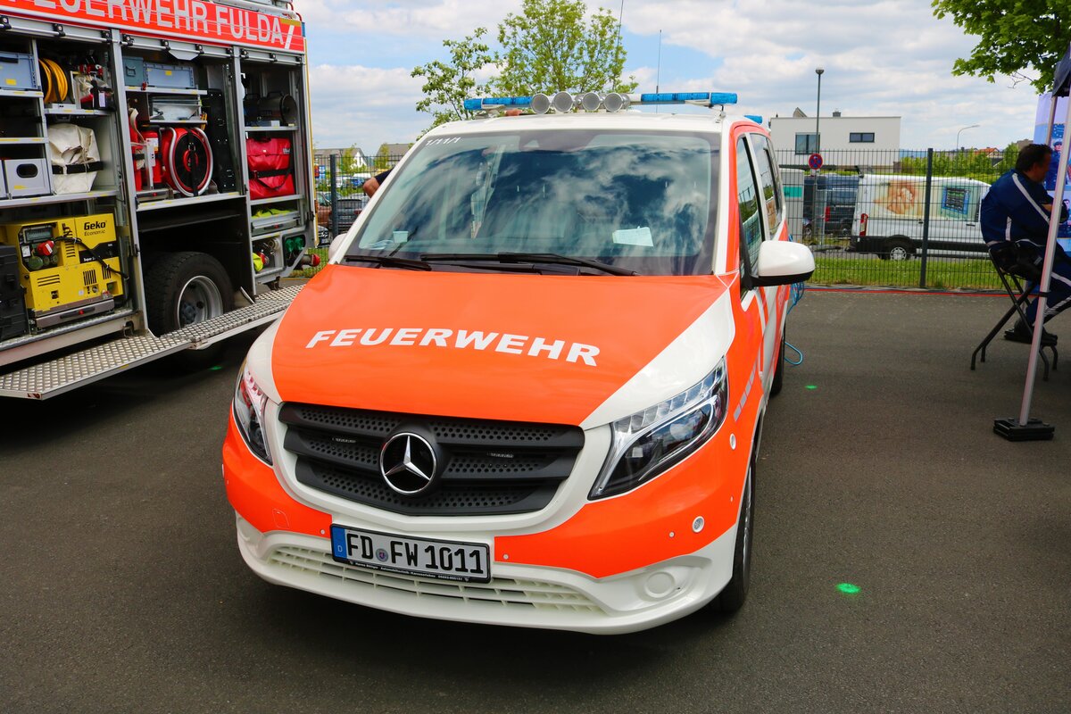 Feuerwehr Fulda Mercedes Benz Vito ELW am 13.05.22 auf der Rettmobil in Fulda