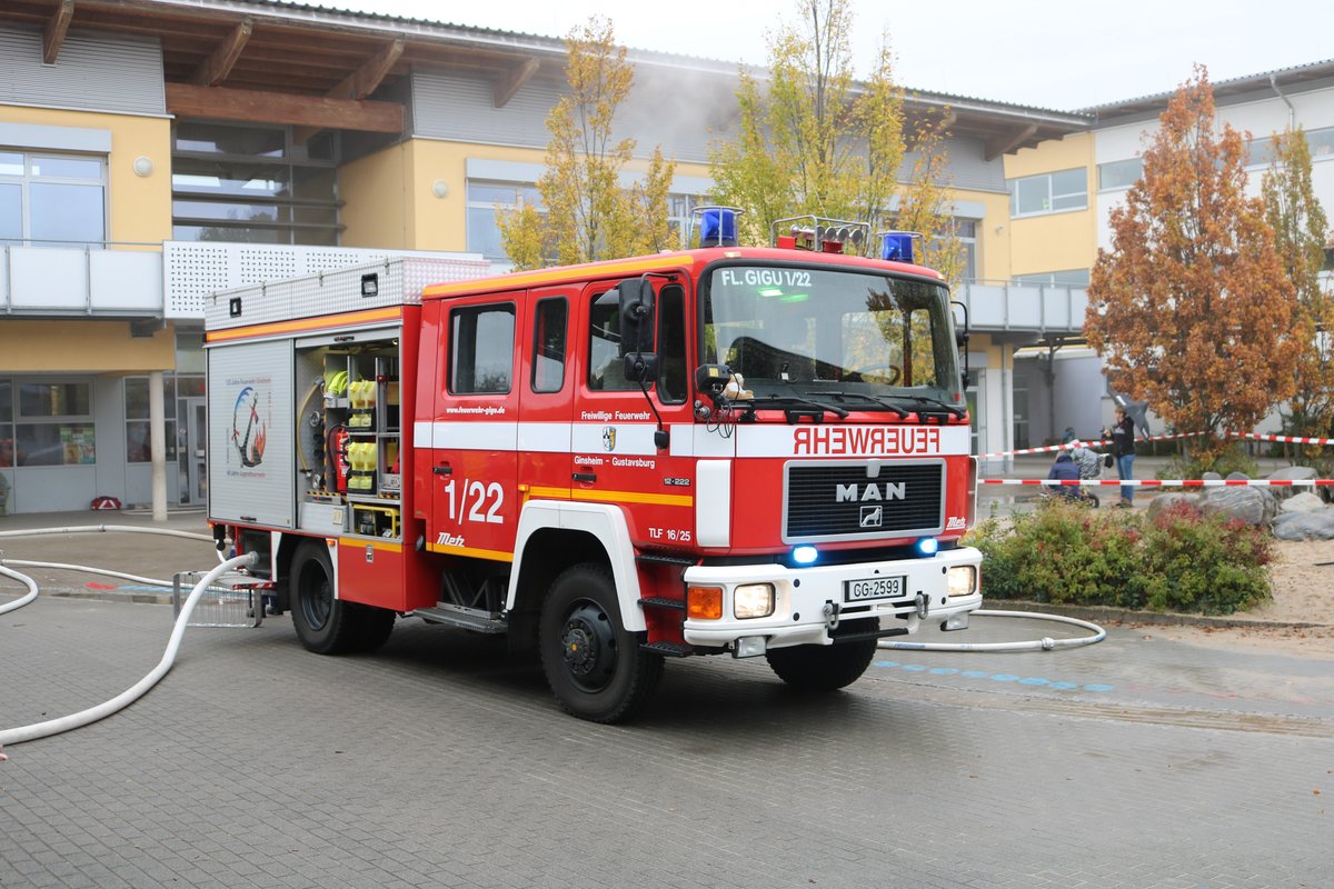 Feuerwehr Ginsheim Gustavsburg MAN TLF 16/25 am 27.10.19 bei einer Jugendfeuerwehr Übung 