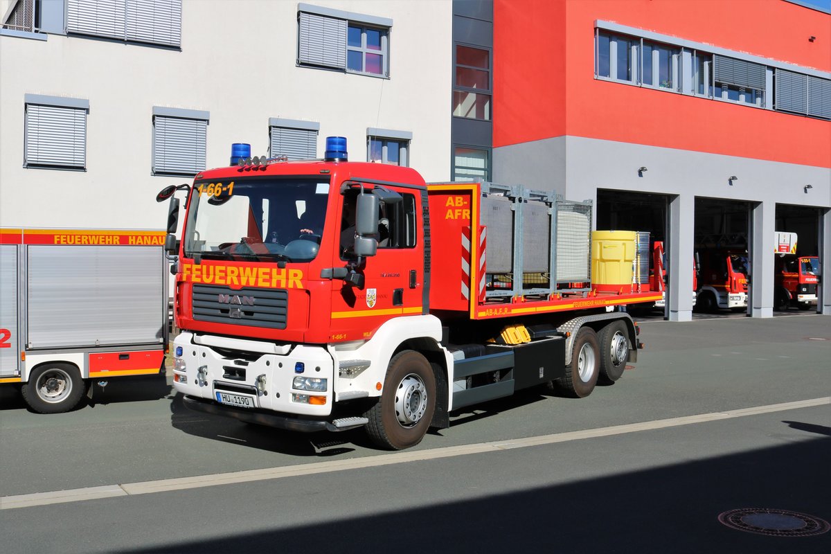Feuerwehr Hanau MAN TGA WLF (Florian Hanau 1-66-1) am 03.06.18 beim Tag der offenen Tür im Gefahrenabwehrzentrum Hanau 