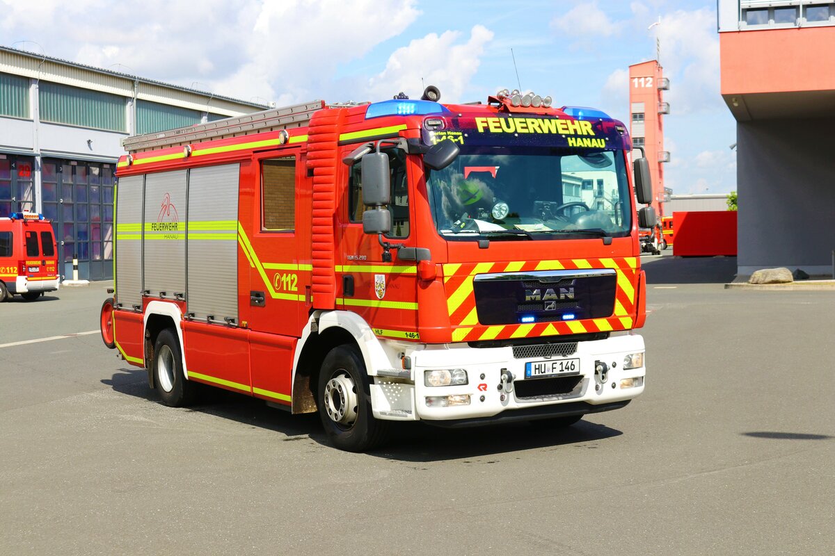 Feuerwehr Hanau MAN TGM HLF20/16 (Florian Hanau 1-46-1) am 06.05.23 bei einem Fototermin