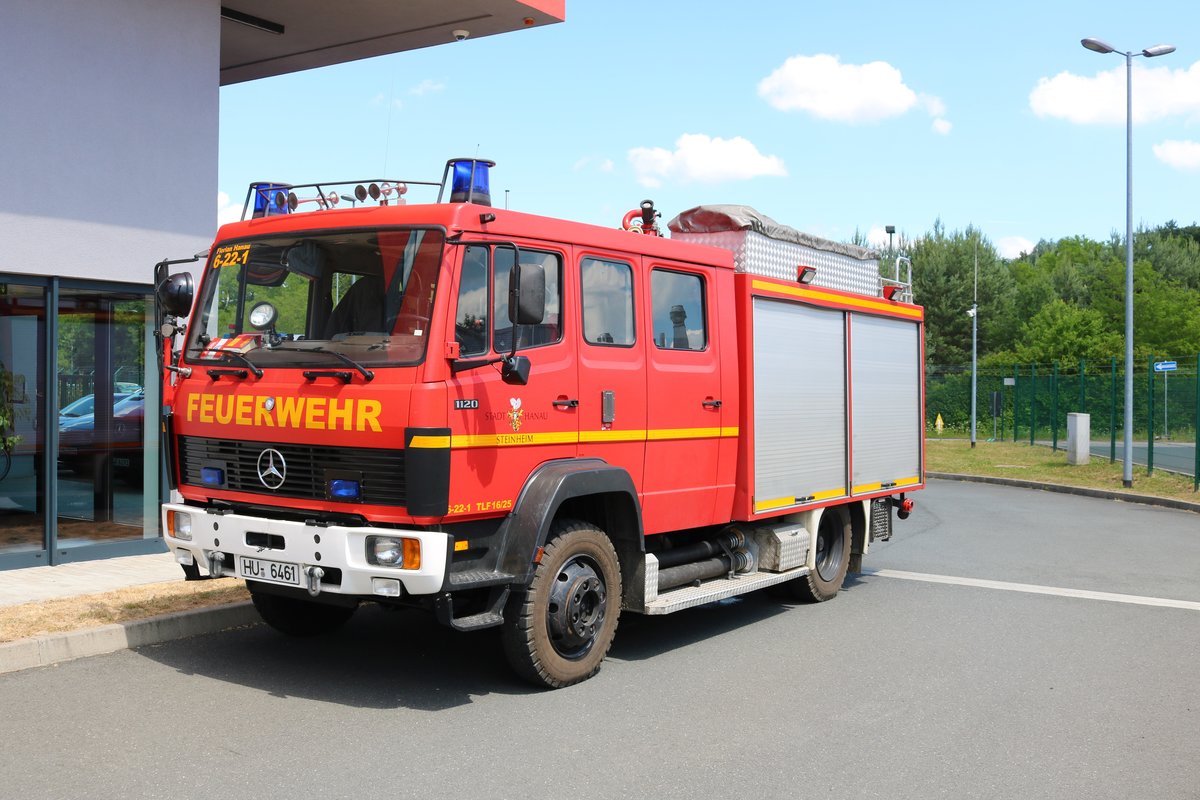 Feuerwehr Hanau Steinheim Mercedes Benz TLF (Florian Hanau 6-22-1) am 03.06.18 beim Tag der offenen Tür im Gefahrenabwehrzentrum Hanau 