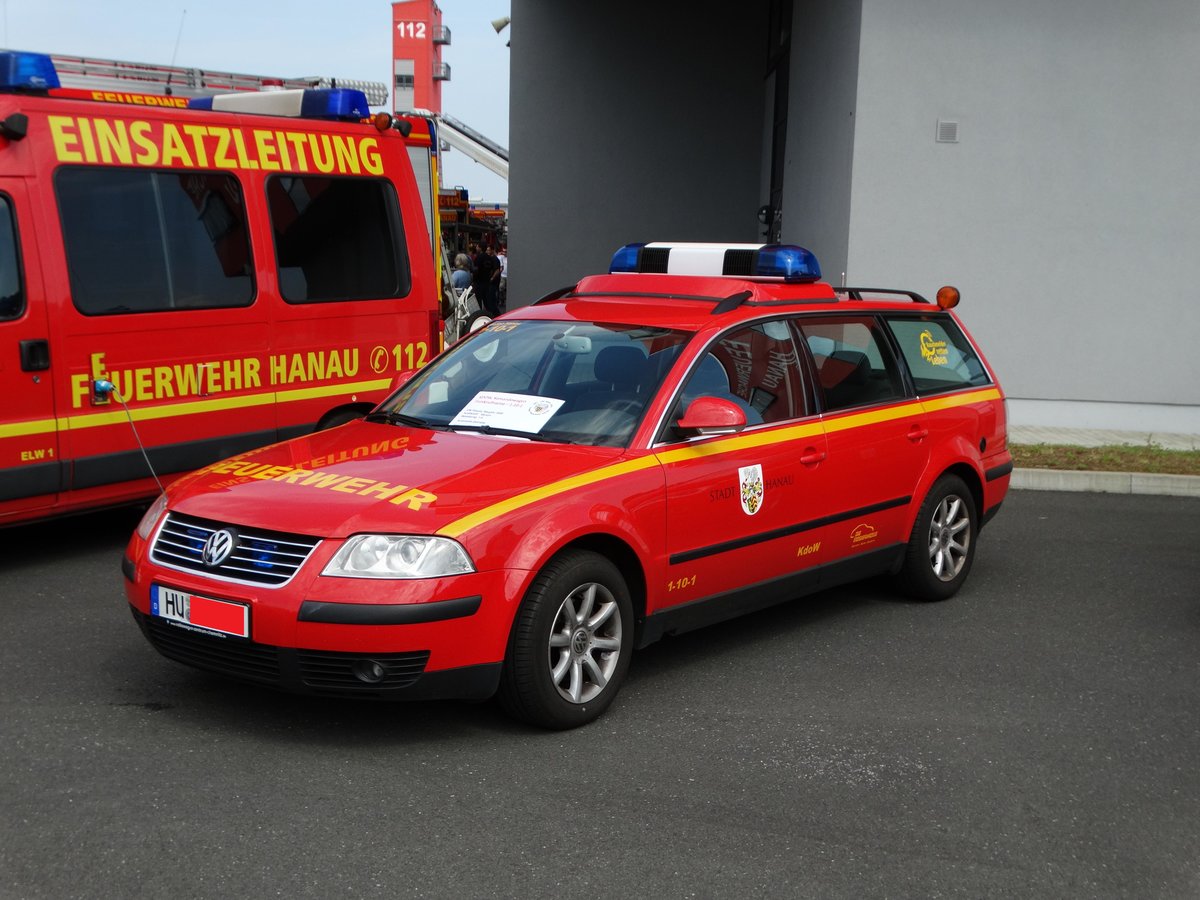 Feuerwehr Hanau VW Passat KdoW (Florian Hanau 1-10-1) am 05.06.16 beim Tag der Offenen Tür