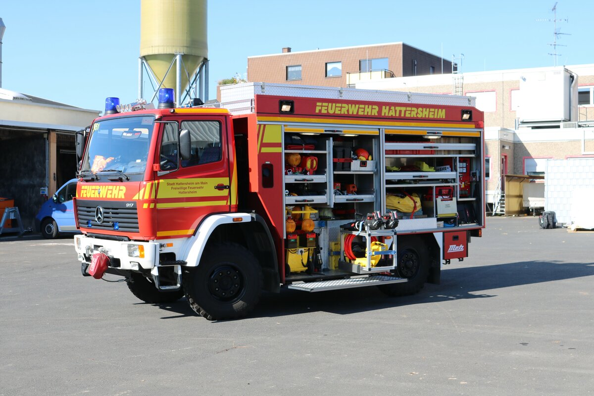 Feuerwehr Hattersheim Mercedes Benz RW am 09.10.21 bei einen Fototermin