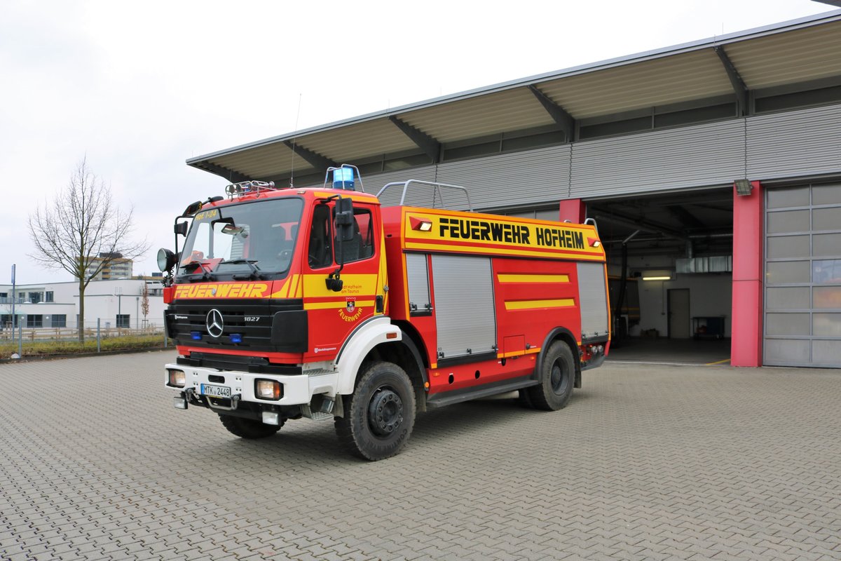 Feuerwehr Hofheim im Taunus Mercedes Benz TLF 24/50 (Florian Hofheim 1-24) am 17.03.18 bei einen Fototermin