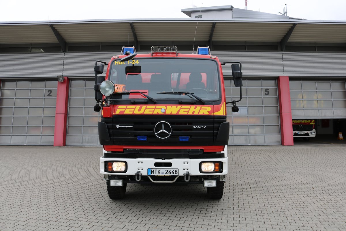 Feuerwehr Hofheim im Taunus Mercedes Benz TLF 24/50 (Florian Hofheim 1-24) am 17.03.18 bei einen Fototermin
