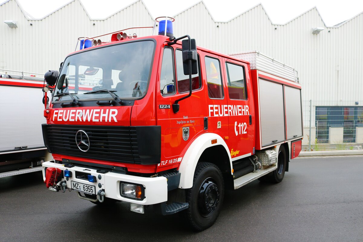 Feuerwehr Ingelheim Mercedes Benz TLF 16/25 am 05.06.22 beim Tag der offenen Tür