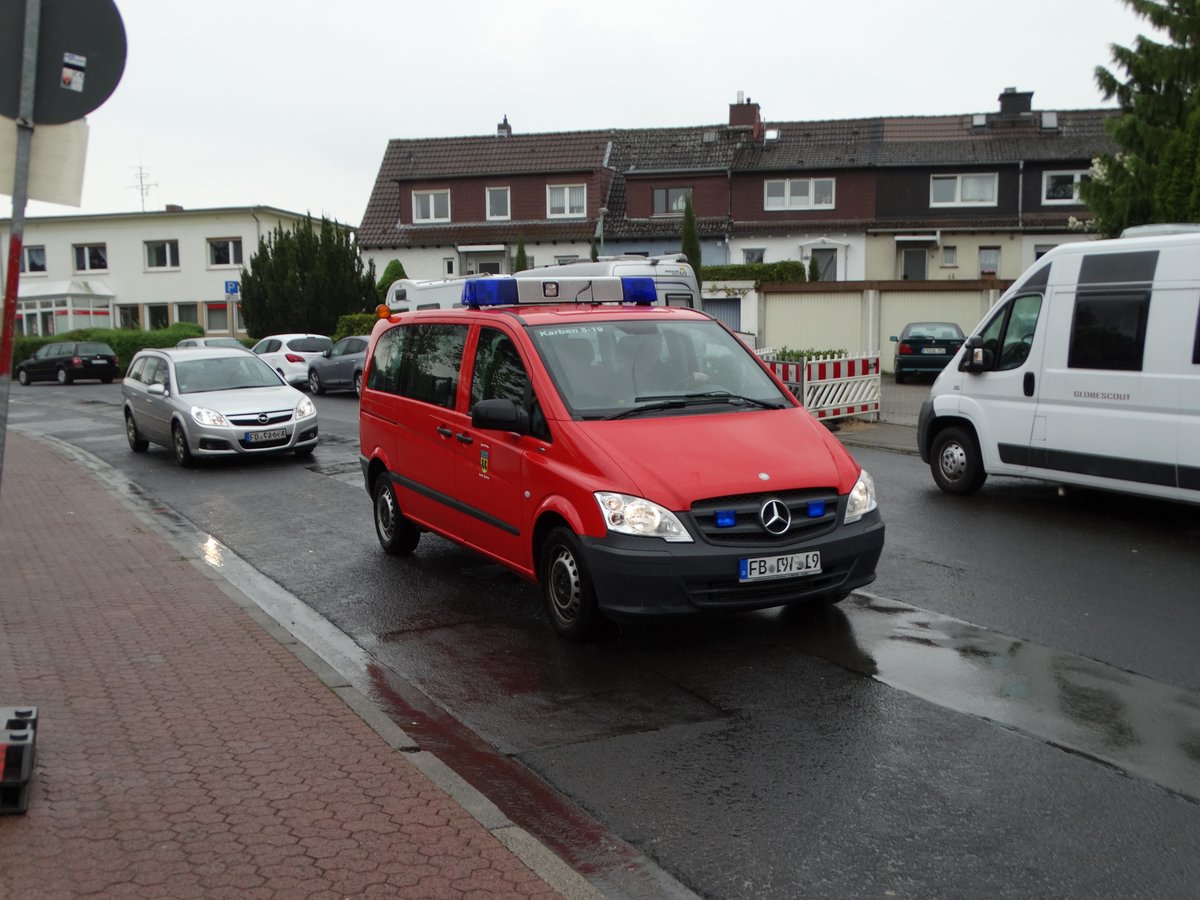 Feuerwehr Karben Mercedes Benz Vito am 07.05.17 beim Tag der Offenen Tür in Bad Vilbel