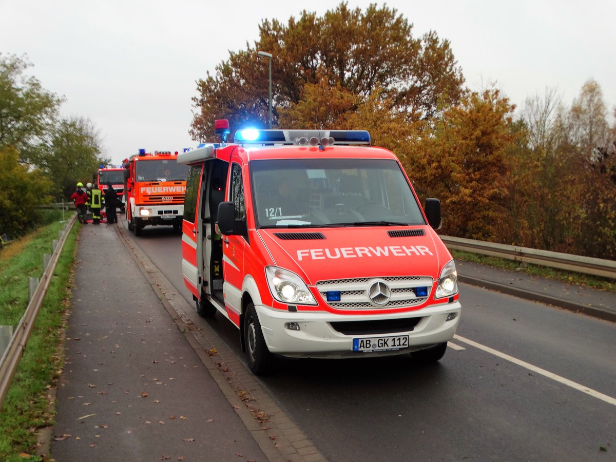 Feuerwehr Kleinostheim Mercedes Benz Sprinter ELW (Florian Kleinostheim 12/1) am 12.11.17 bei der Jahresabschlussübung 2017