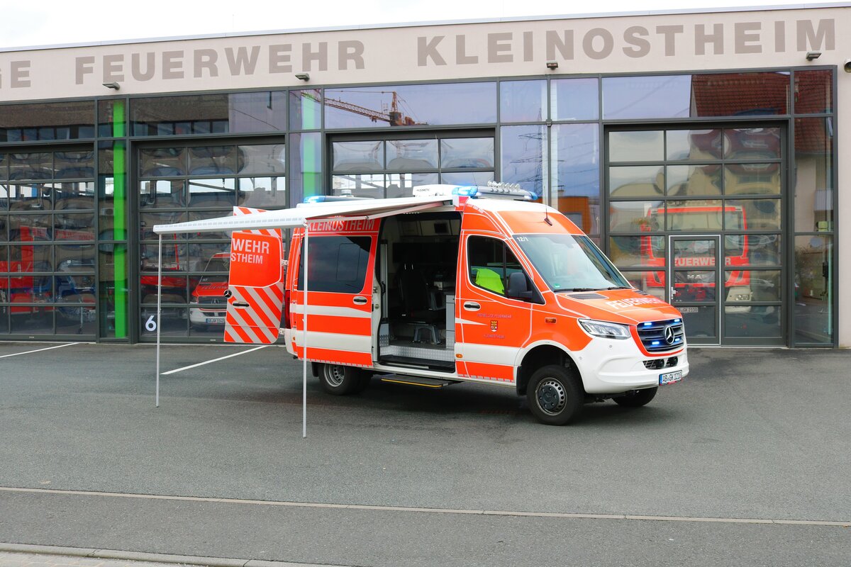 Feuerwehr Kleinostheim Mercedes Benz Sprinter ELW (Florian Kleinostheim 12/1) am 02.04.22 bei einen Fototermin