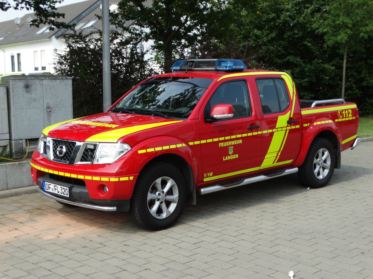 Feuerwehr Langen Nissan Navara (Florian Langen 1/16) am 26.08.17 in Langen bei einer Fahrzeugschau