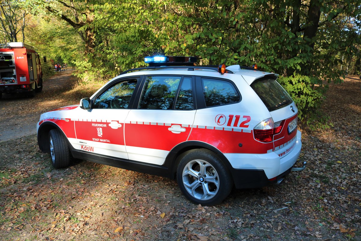 Feuerwehr Maintal BMW X3 KdoW 2 (Florian Maintal 2-10-1) am 13.10.18 bei der Jugendfeuerwehr Abschlussübung am Gänseweiher 