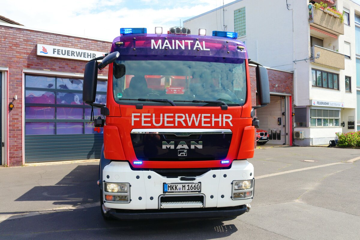 Feuerwehr Maintal Dörnigheim MAN TGM WLF1 mit dem neuen AB-Schaum (Florian Maintal 1-66-1) am 08.07.23 bei einen Fototermin. Danke für das tolle Shooting