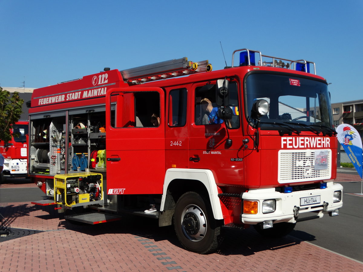 Feuerwehr Maintal MAN LF 16/12 (Florian Maintal 2-44-2) am 25.09.16 beim Tag der Offenen Tür in Bischofsheim