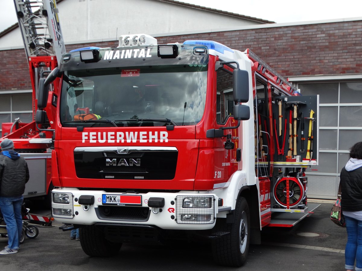 Feuerwehr Maintal MAN TGM LF20 mit Rosenbauer Aufbau und den Rufnamen ( Florian Maintal 1-46-1) am 15.06.16 beim Tag der Offenen Tür in Dörnigheim 