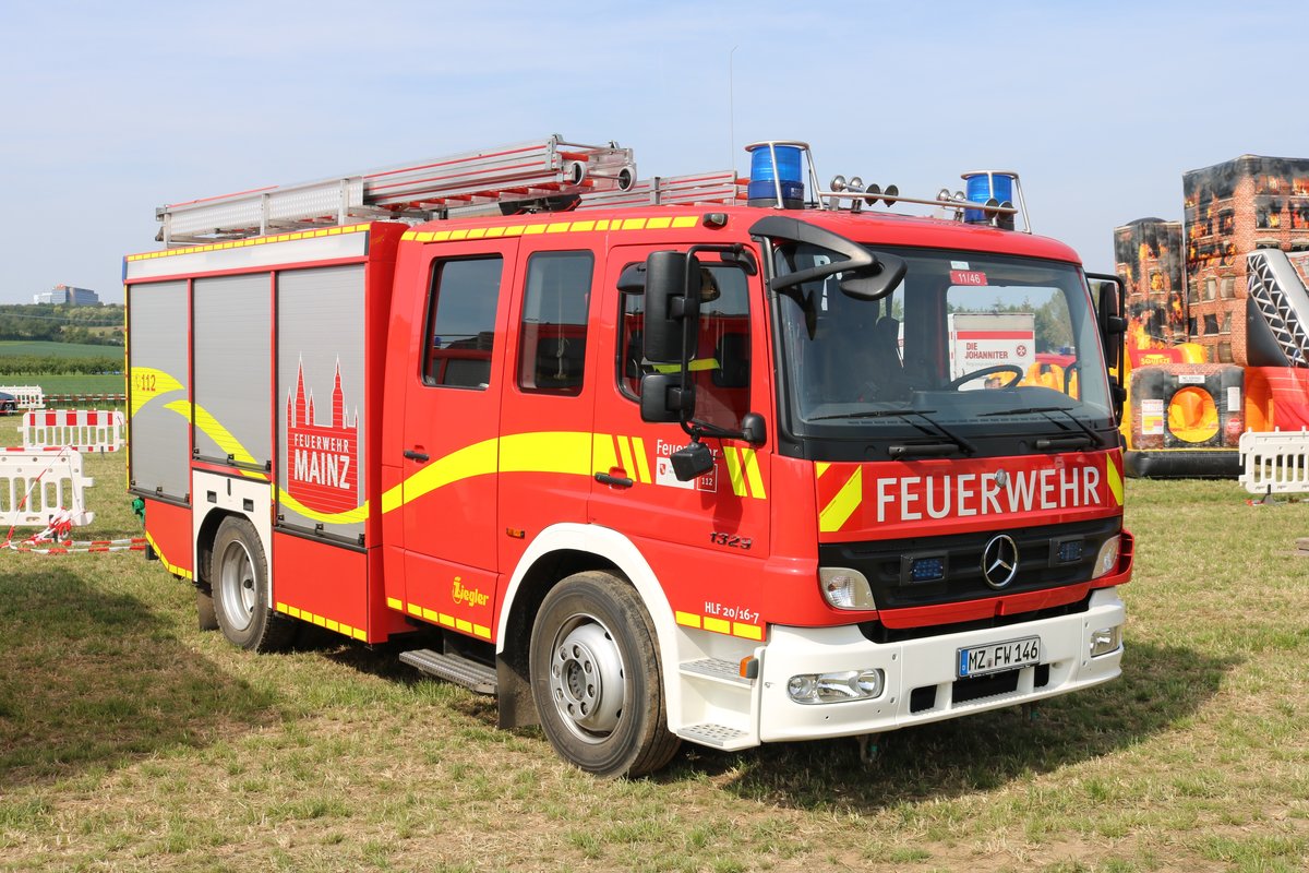 Feuerwehr Mainz Mercedes Benz Atego HLF20 am 26.05.19 beim Jubiläumsfest der Feuerwehr Mainz Bretzenheim 