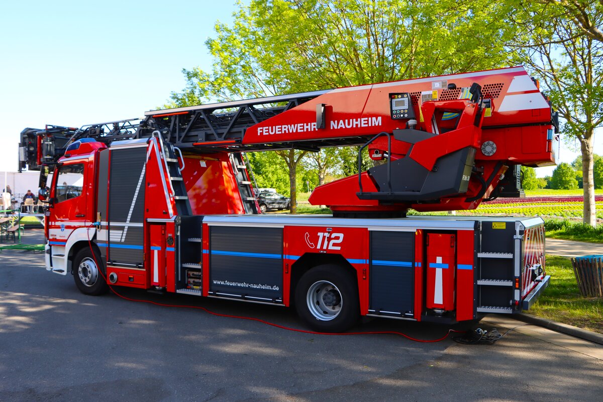 Feuerwehr Nauheim Mercedes Benz Atego 1530 DLAK 23/12 (Florian Nauheim 30) am 01.05.26 beim Tag der offenen T�r