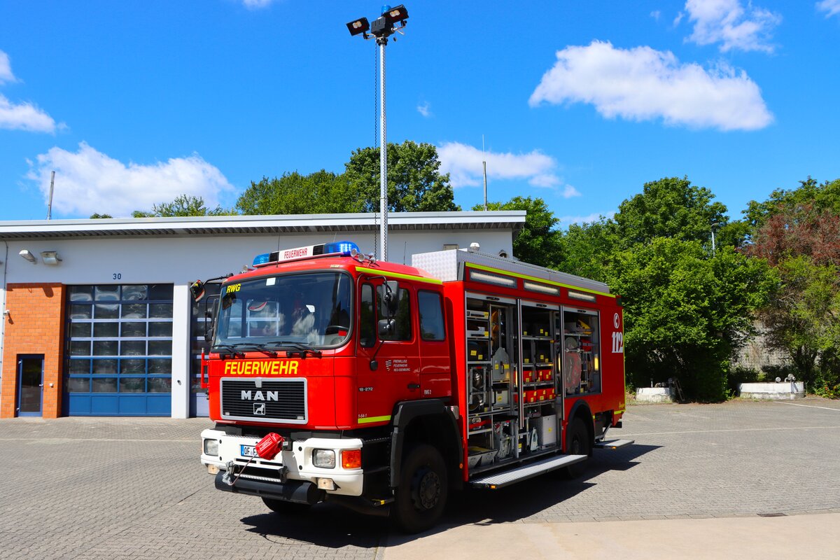 Feuerwehr Neu-Isenburg MAN 17.272 AF Ziegler RWG (Florian Isenburg 1/54-1) ex Eschnborn am 13.06.26 bei einen Fototermin. Danke f�r das tolle Shooting
