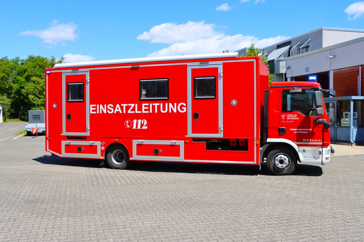 Feuerwehr Neu-Isenburg MAN TGL 12.220 ELW2 des Kreis Offenbach (Florian Kreis Offenbach 12-1) am 13.06.26 bei einen Fototermin. Danke f�r das tolle Shooting