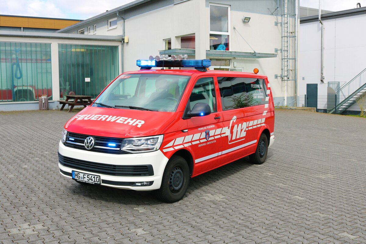 Feuerwehr Oberursel Oberstedten VW T6 KdoW (Florian Oberursel 4/10) am 09.04.22 bei einen Fototermin