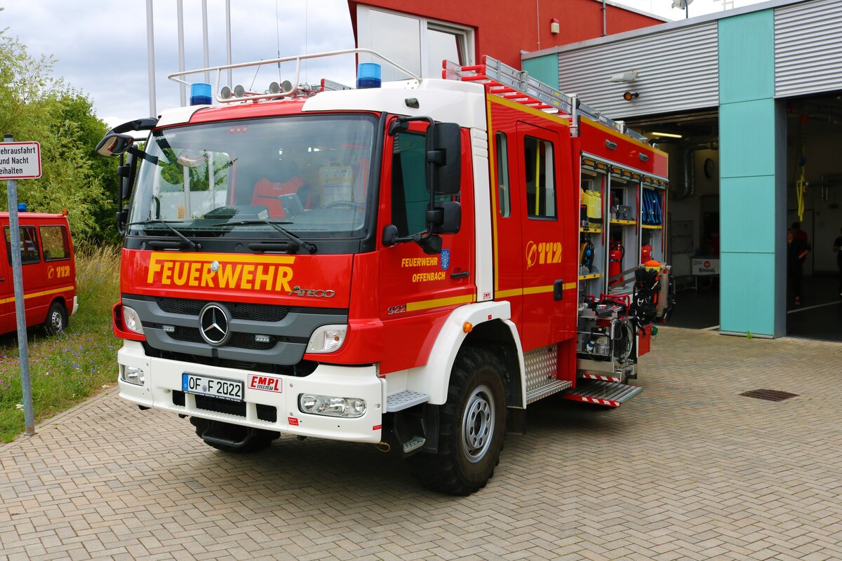 Feuerwehr Offenbach Rumpenheim Mercedes Benz Atego HLF10 am 10.07.22 beim Tag der offenen Tür