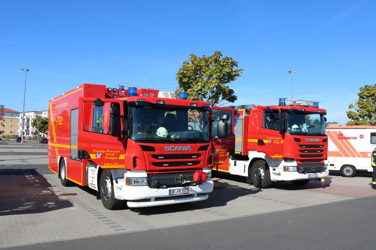Feuerwehr Rodgau Süd Scania GW-L (Florian Rodgau 1-51-1) und Scania TLF4000 (Florian Rodgau 1-24-1) am 16.09.18 bei einer Katastrophenschutzübung in Rödermark Urberach