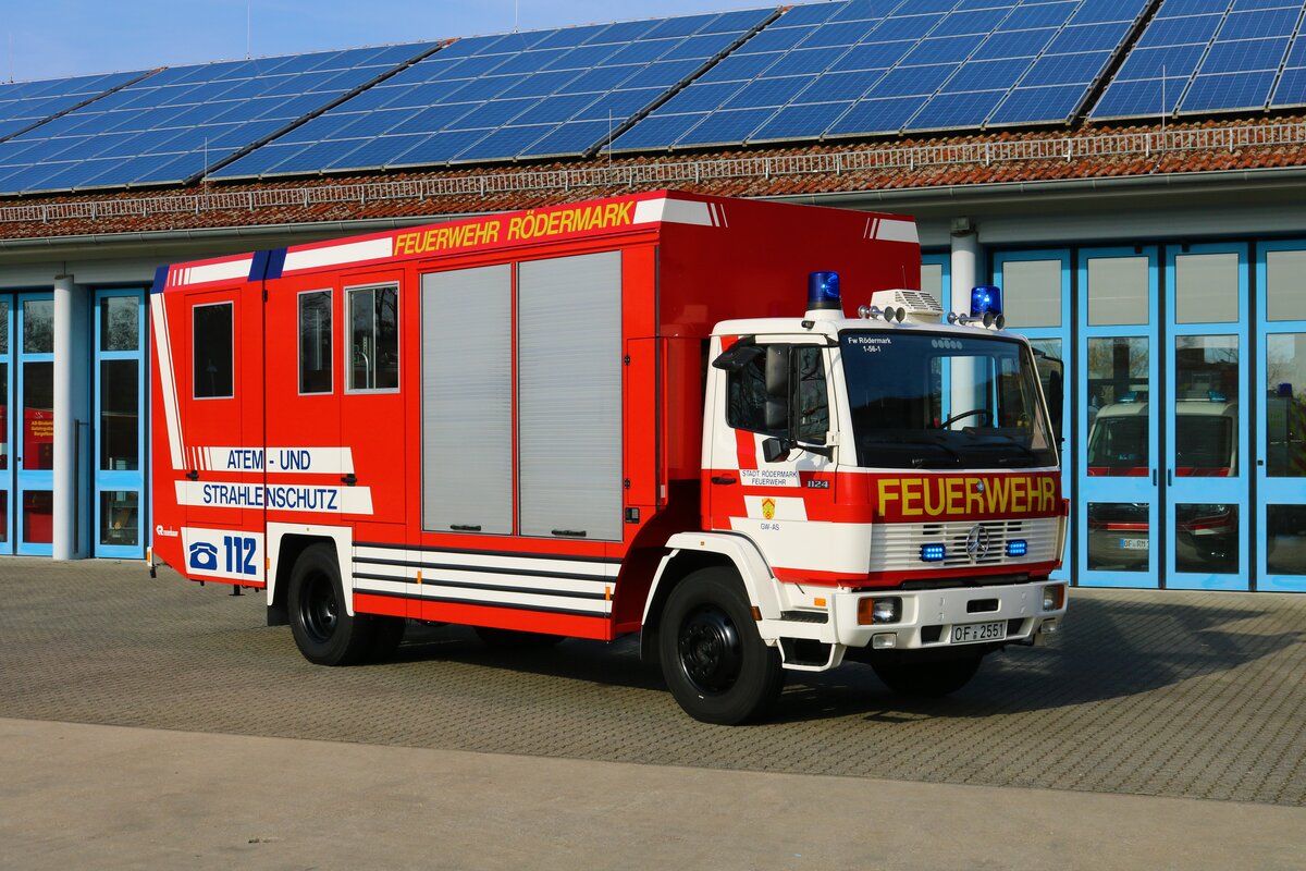 Feuerwehr Rödermark Mercedes Benz Actros GW-AS (Florian Rödermark 1/56-1) am 22.02.23 bei einen Fototermin