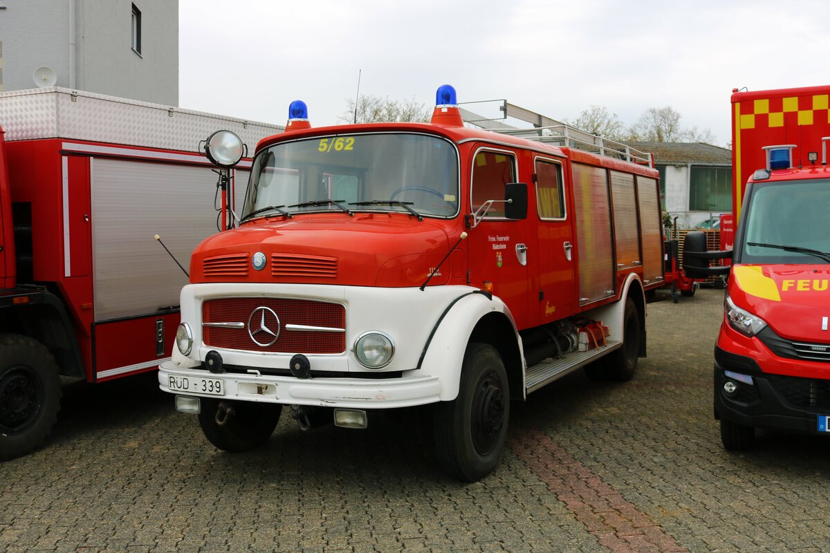 Feuerwehr Rüdesheim Mercedes Benz Schlauchwagen am 10.04.22 beim Tag der offenen Tür