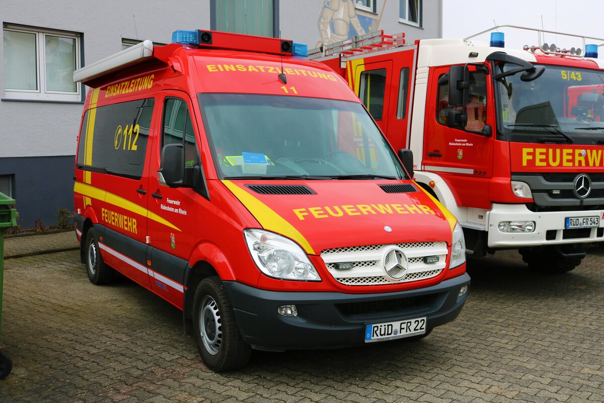 Feuerwehr Rüdesheim Mercedes Benz Sprinter ELW am 10.05.22 beim Tag der offenen Tür