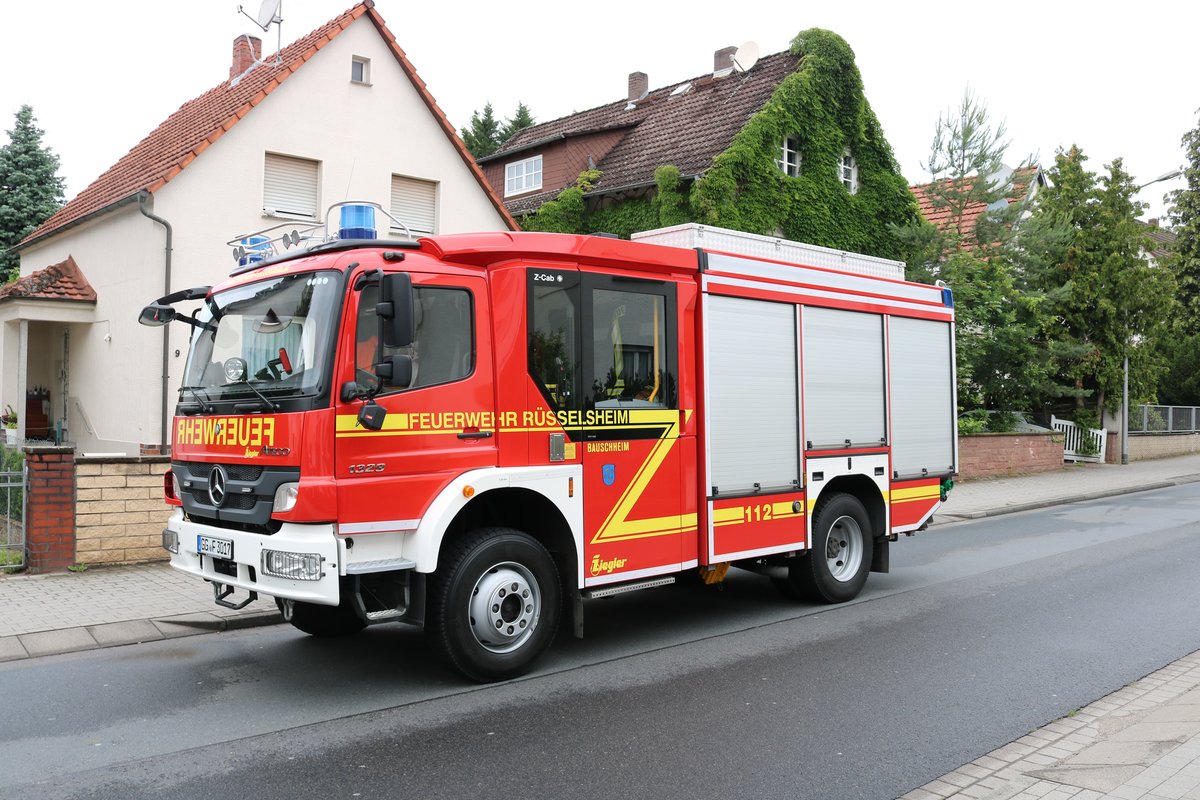 Feuerwehr Rüsselsheim Mercedes Benz Atego LF20 am 16.06.19 beim Kreisfeuerwehrtag in Mörfelden 