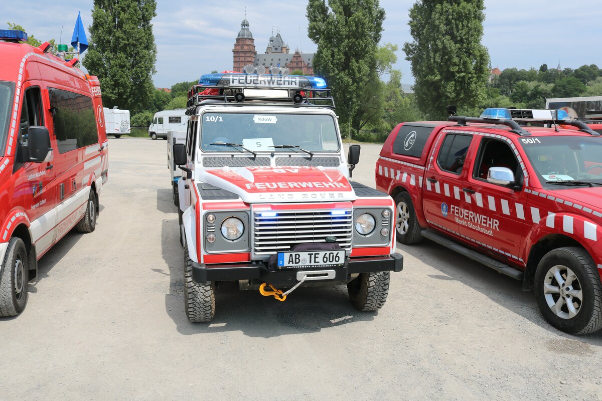 Feuerwehr Waldaschaff Land Rover Defender KdoW am 24.07.21 auf dem Festplatz nach der Ankunft des Hilfeleistungskontingent Hochwasser/Pumpen Aschaffenburg aus dem Katastrophengebiet in Rheinland Pfalz