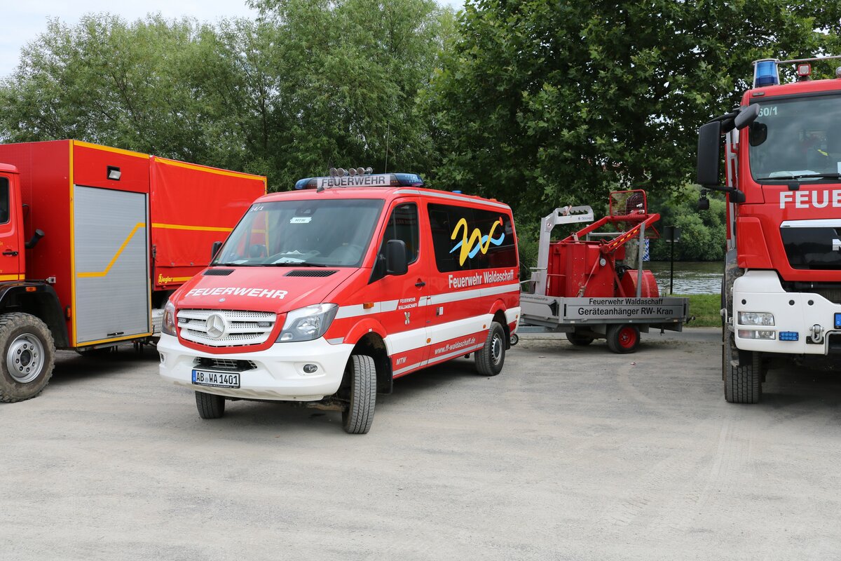 Feuerwehr Waldaschaff Mercedes Benz Sprinter MTW am 24.07.21 auf dem Festplatz nach der Ankunft des Hilfeleistungskontingent Hochwasser/Pumpen Aschaffenburg aus dem Katastrophengebiet in Rheinland Pfalz