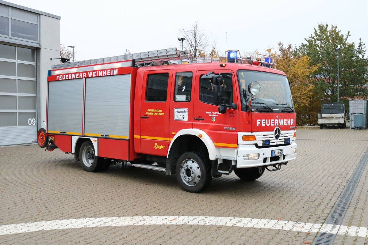 Feuerwehr Weinheim Stadt Mercedes Benz Atego LF16 CAFS am 30.10.21 bei einen Fototermin