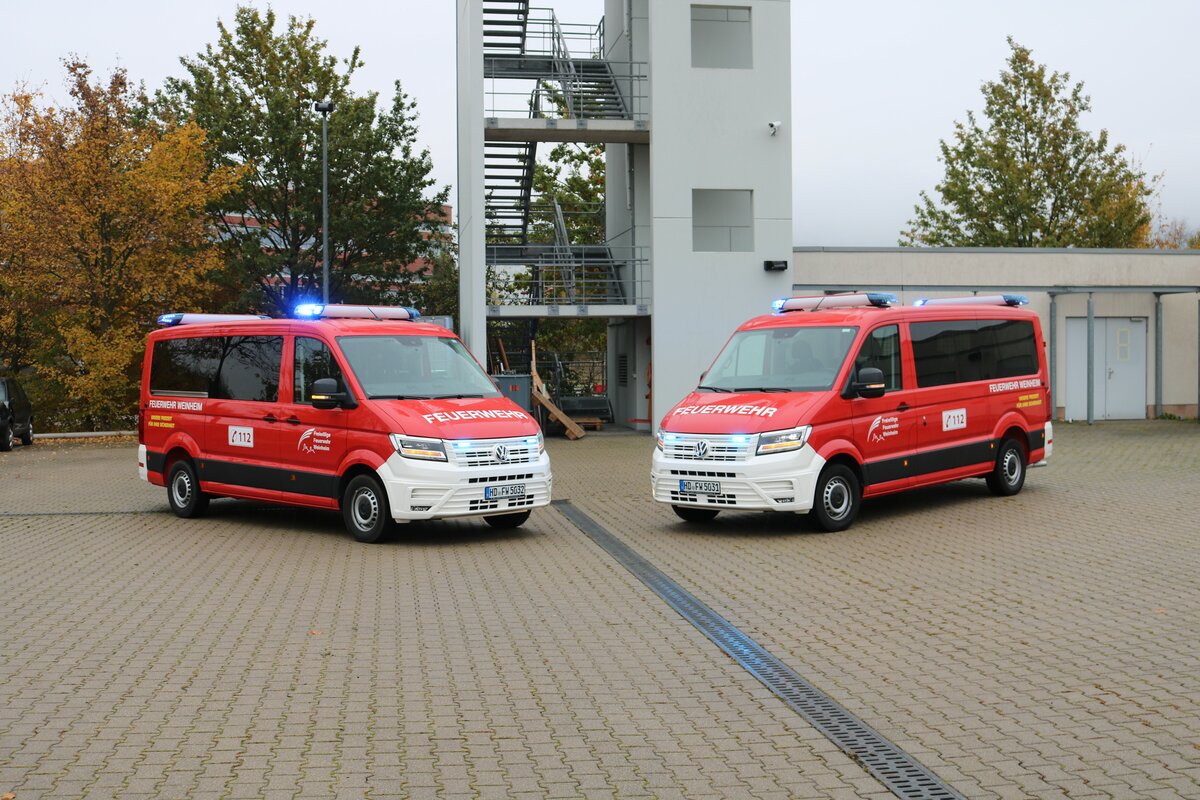 Feuerwehr Weinheim Stadt VW Crafter MTW 1 und 2 am 30.10.21 bei einen Fototermin