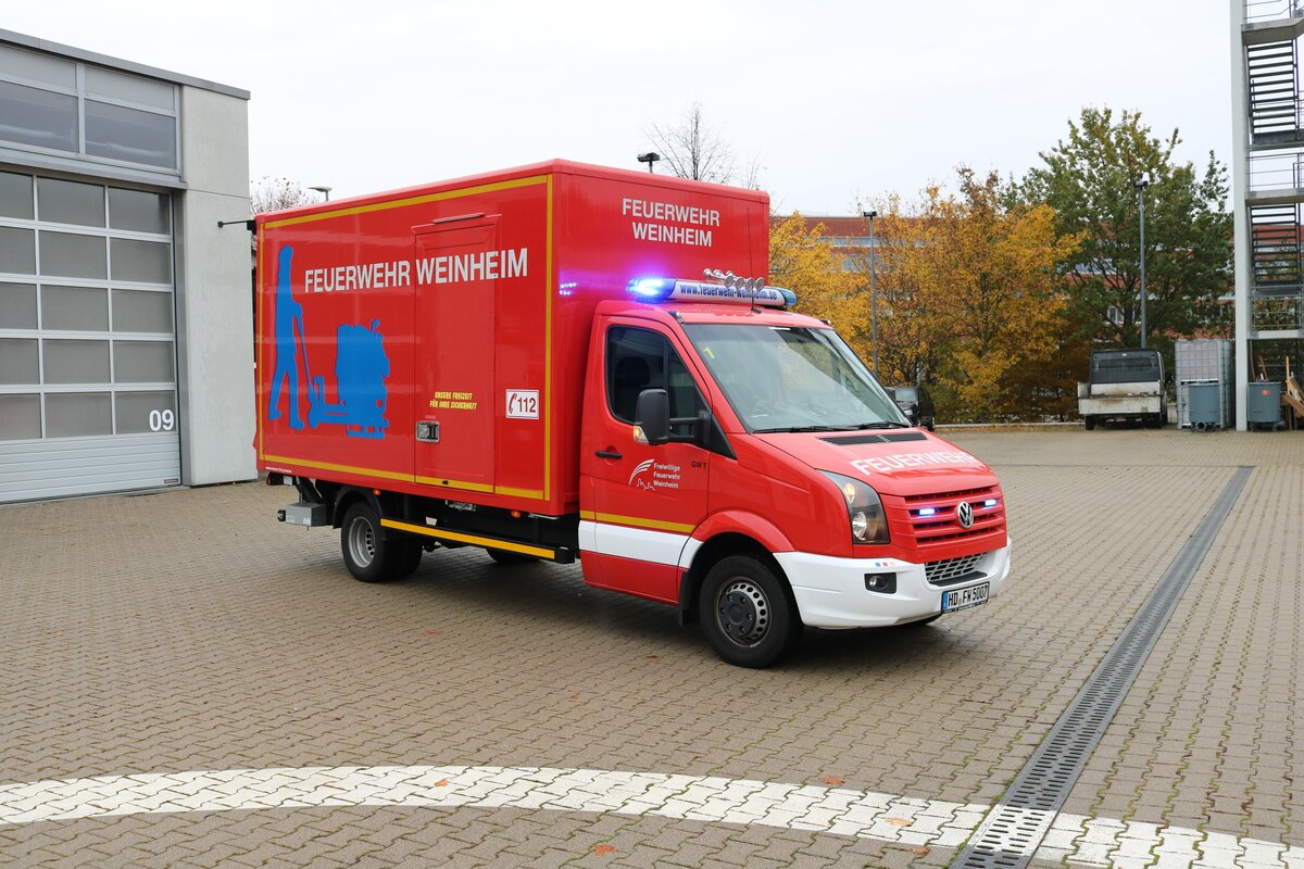 Feuerwehr Weinheim Stadt VW Crafter GW-L am 30.10.21 bei einen Fototermin