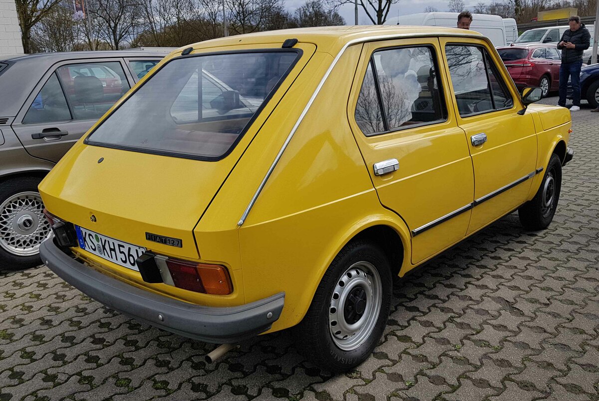 =Fiat 127, gesehen auf der Freifläche der Technorama Kassel im März 2023