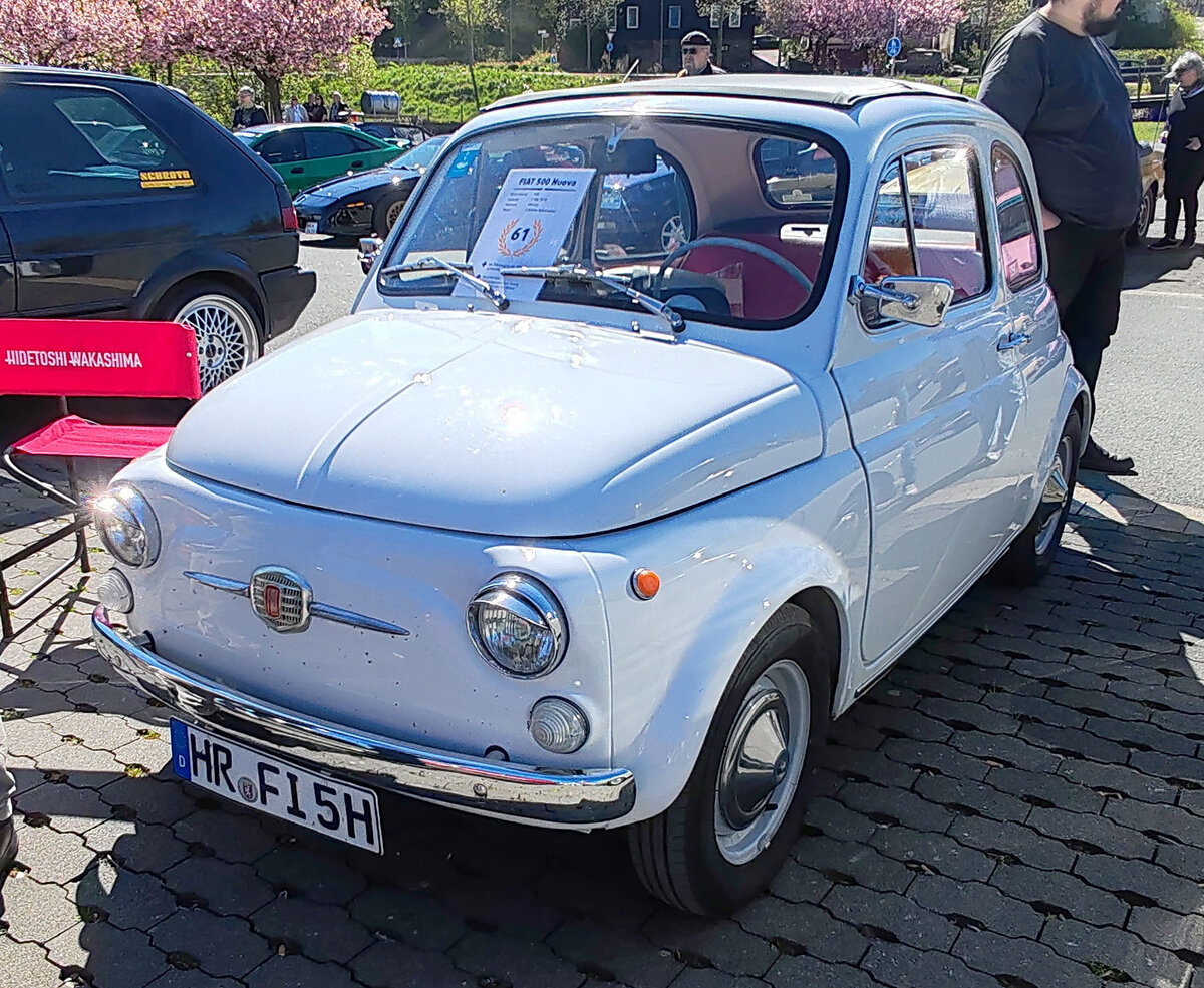 =Fiat 500 Nuova, ausgestellt bei der Oldtimerveranstaltung in Frankenberg, 05-2026