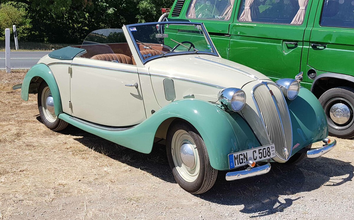 =Fiat 508 C in deutscher Lizenzfertigung, Bj. 1938, 32 PS, gesehen auf dem Ausstellungsgelände beim Oldtimertreffen in Ostheim, 07-2022