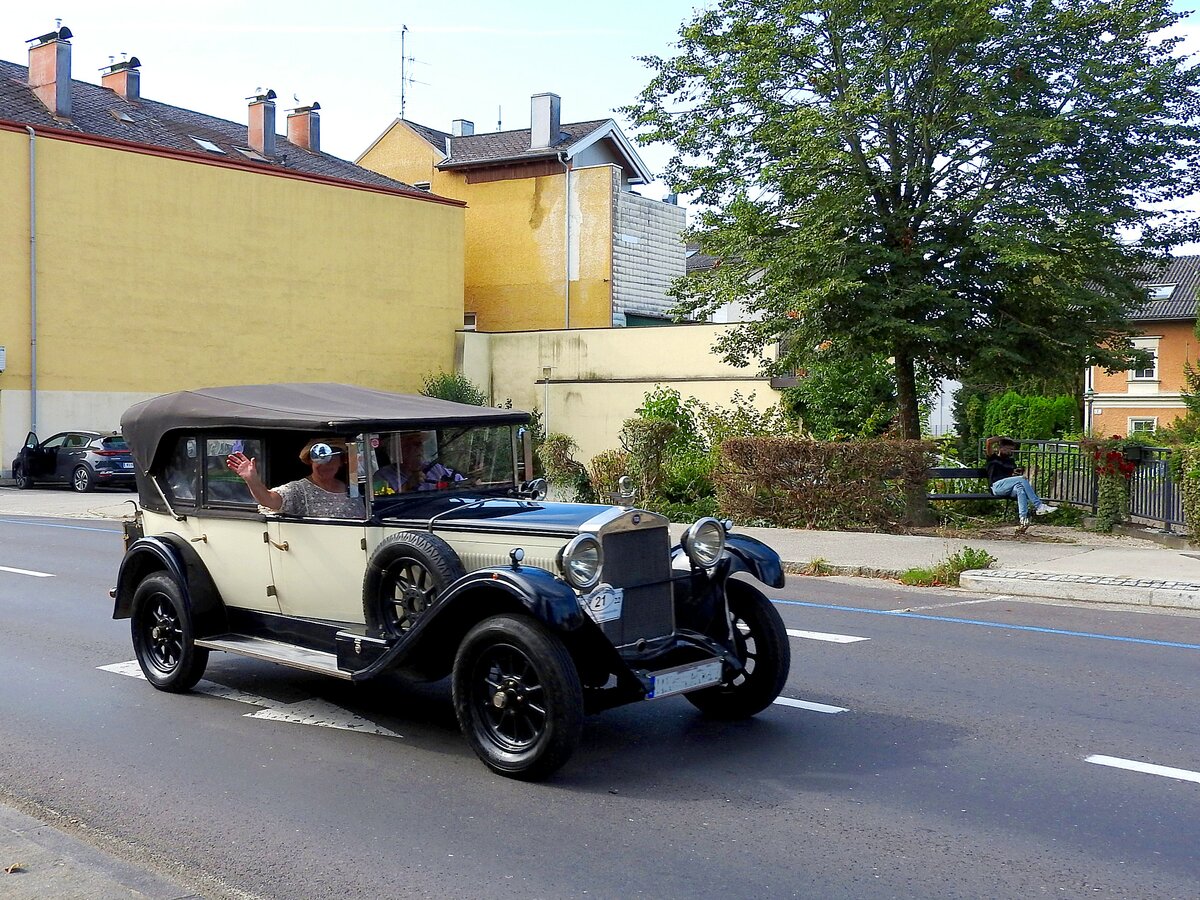 FIAT-520m (2244ccm; 38PS; Bj.1928)nimmt an einer Oldtimerausfahrt (7.Schnaufer-Veterenentreffen) in Ried teil; 220813
