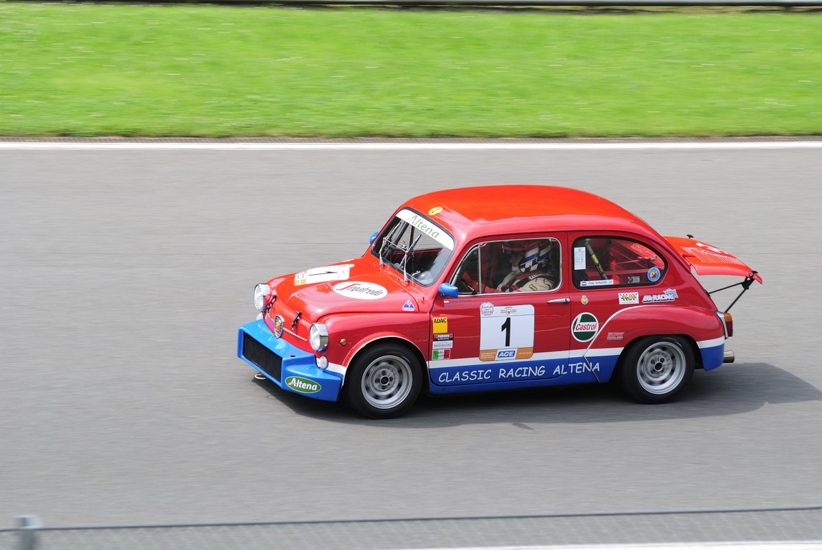 Fiat Abarth 100 0TC mit der Startnummer 1, auf dem Formel 1-Kurs von Spa-Francorchamps, beim Youngtimer Festival Spa 22-24 July 2016