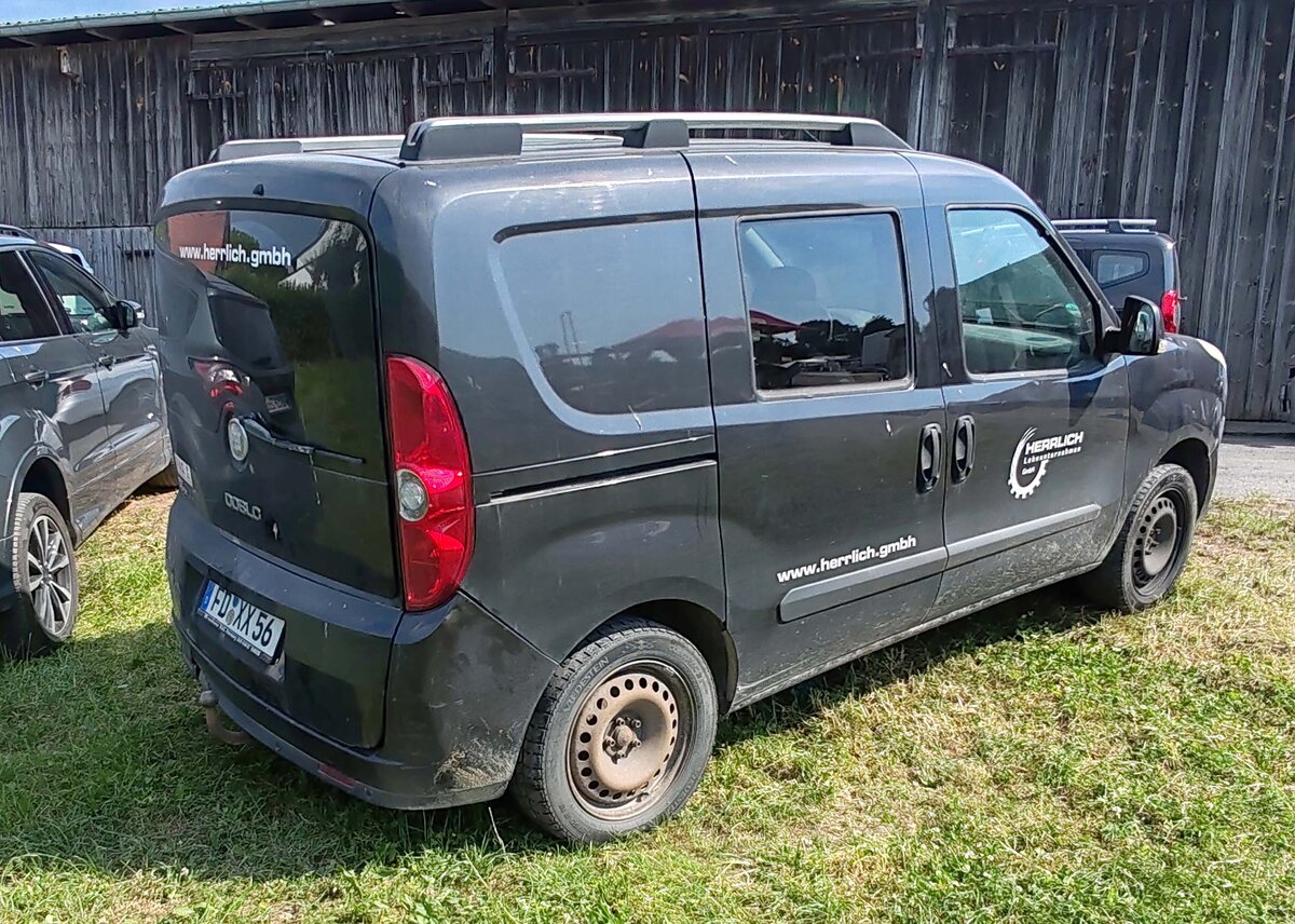 =Fiat Doblo, gesehen beim Firmengeburtstag:  66 Jahre Lohnunternehmen HERRLICH  aus Langenbieber, 06-2026