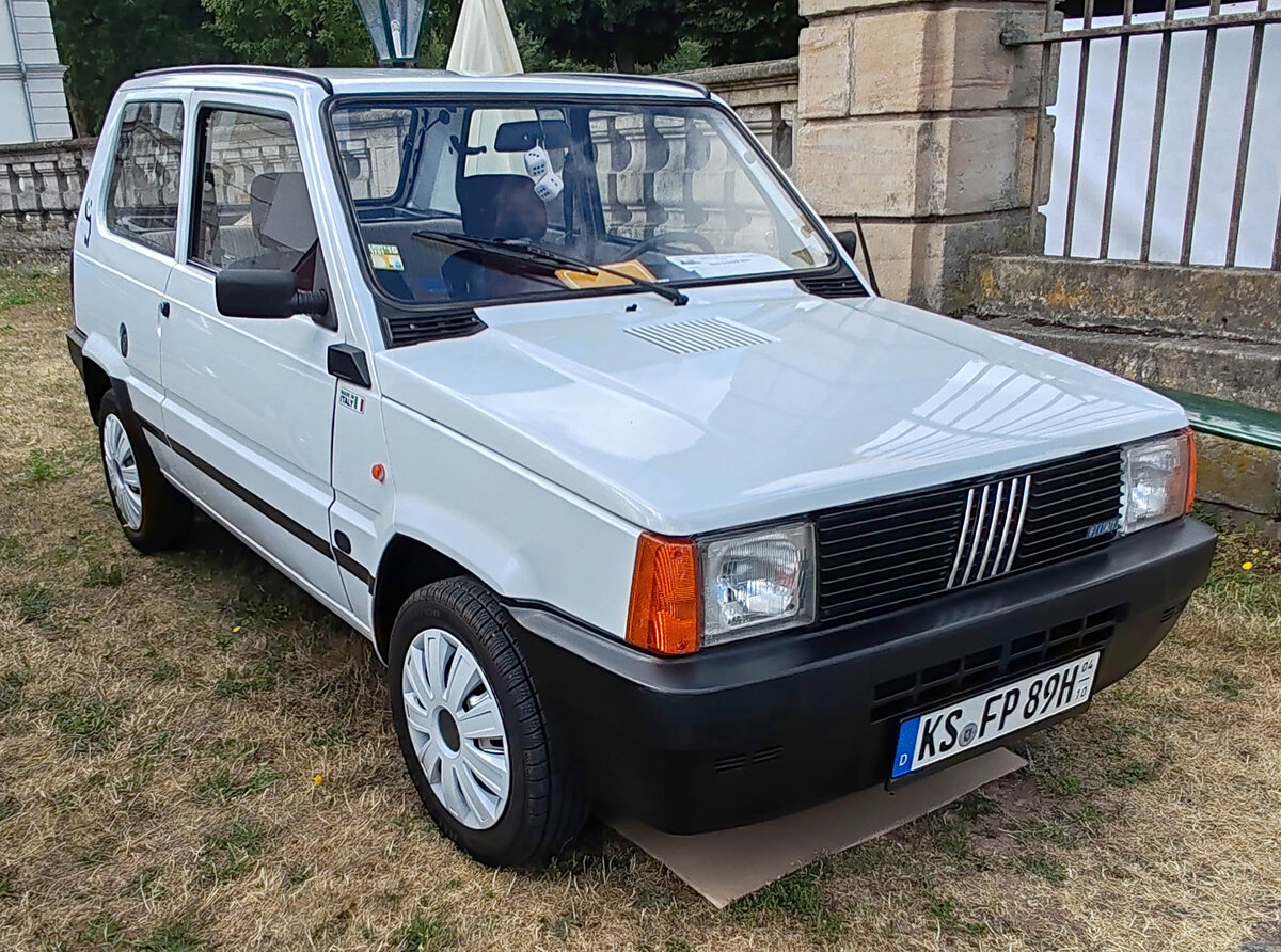 =Fiat Panda 750 L, Bj. 1989, 750 ccm, 34 PS, gesehen bei der Oldtimerausstellung Blech & Barock bei Schloss Fasanerie, 07-2026