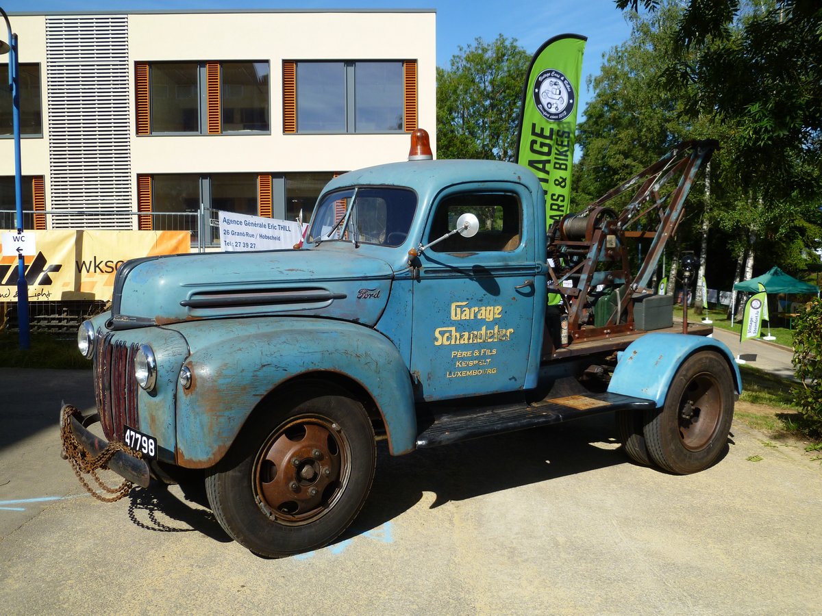 Ford 0,5-ton Abschleppwagen, Vintage Cars & Bikes in Steinfort am 06.08.2016