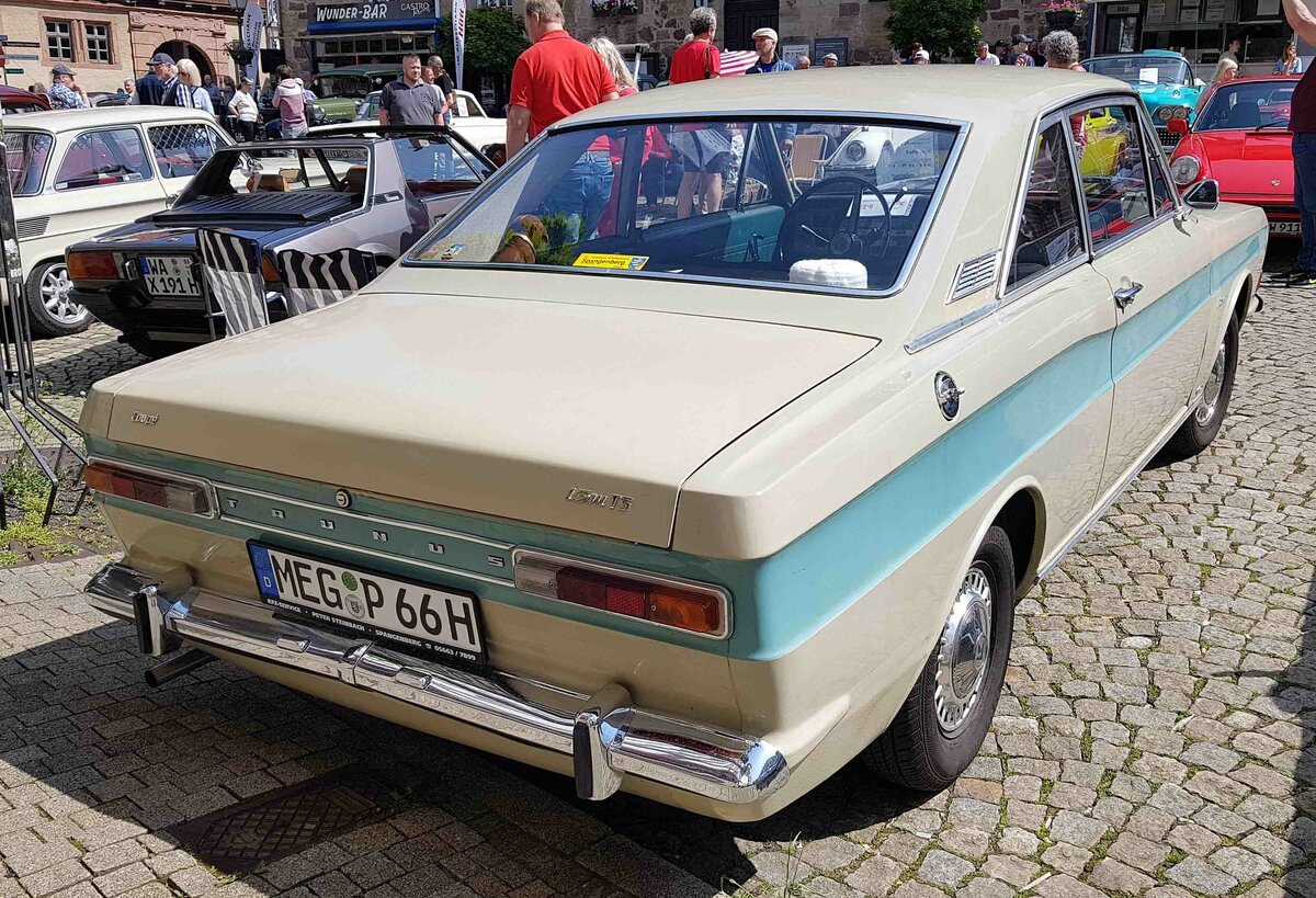 =Ford 15 m TS Coupe, steht bei der Oldtimerveranstaltung in Spangenberg im Mai 2023