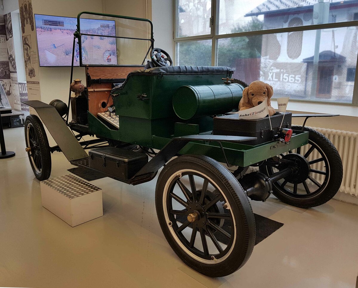 =Ford A, steht im Museum  fahr(T)raum - Ferdinand Porsche  in Mattsee/Österreich im Juni 2022