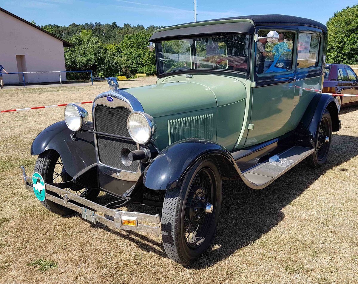 =Ford A Tudor Sedan, Bj. 1929, 3300 ccm, 40 PS, ausgestellt bei der OLdtimerausstellung in Ostheim/Rhön, 07-2022
