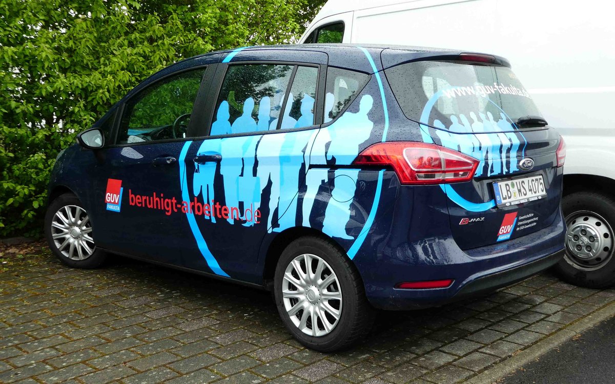 =Ford B-Max vom  GUV  gesehen auf dem Parkplatz der RettMobil 2017 in Fulda, Mai 2017