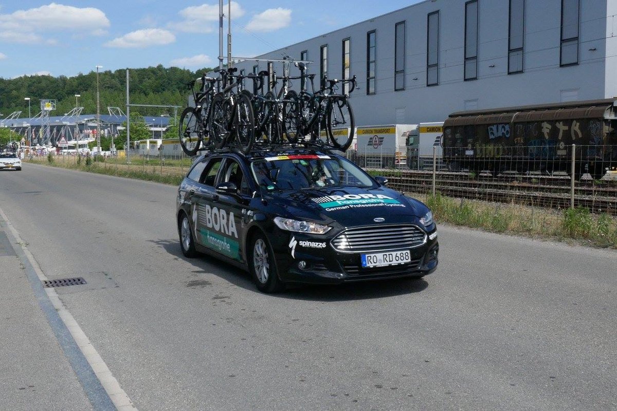 Ford Begleitfahrzeug des Team Bora am 17.6.17 wärend des Tour de Suisse Rennens in Schaffhausen.