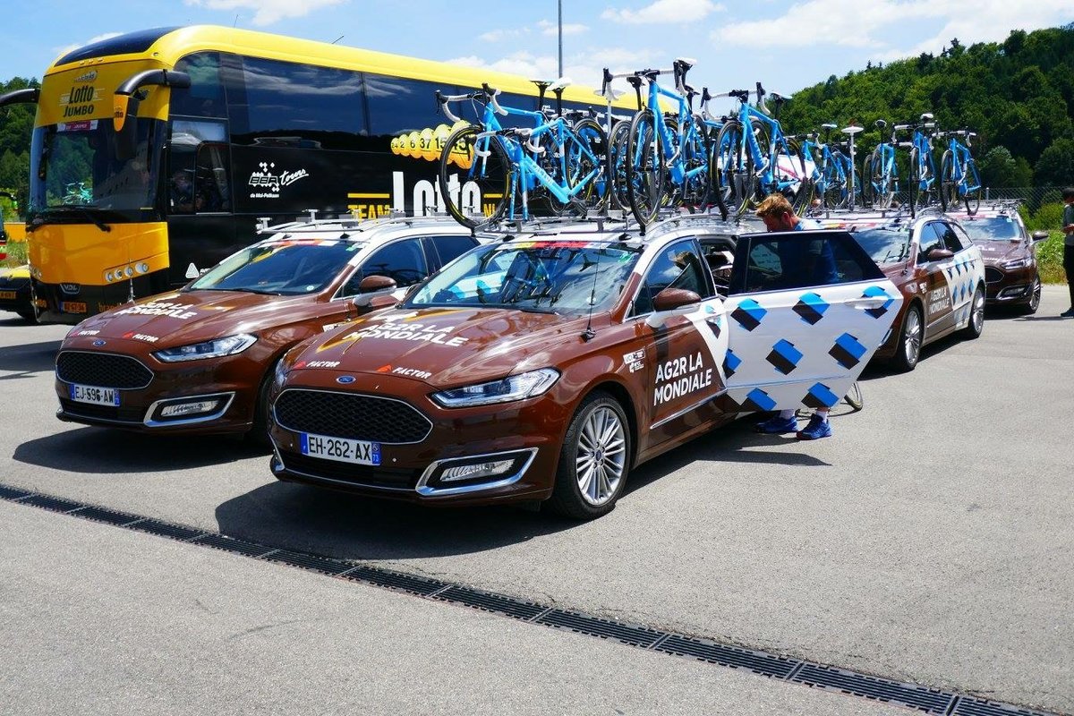 Ford Begleitfahrzeuge des Team AG2R La Mondiale am 17.6.17 vor dem Tour de Suisse Rennen in Schaffhausen.