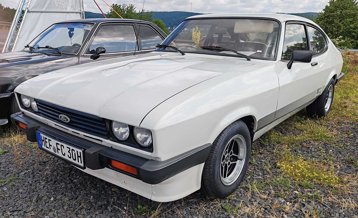 =Ford Capri 3.0 S, Bj. 1981, steht bei einer Oldtimerveranstaltung in Unterbreizbach, 07-2026 